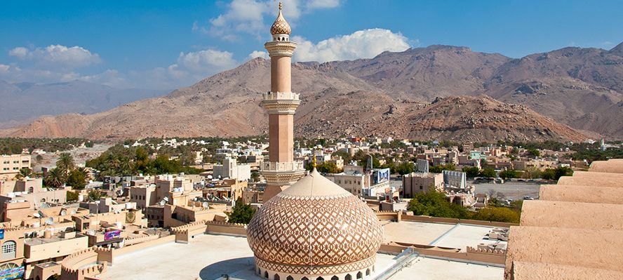 Nizwa e l’entroterra dell’Oman: fortezze, palmeti e storia viva