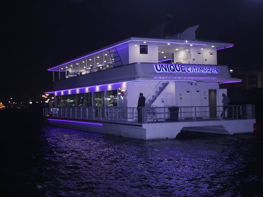 Catamaran Sunset vs Catamaran Dinner Cruise: Full Comparison