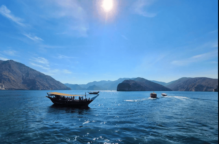 Hidden Gems of Musandam Peninsula: Secret Dhow Cruise Spots in Khasab